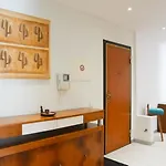 Rua Professora Virgilia Bloco A Porta N 2 1 Esq Apartment *