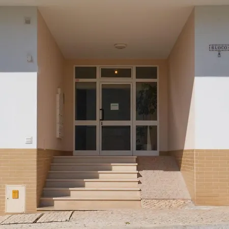 Rua Professora Virgilia Bloco A Porta N 2 1 Esq *