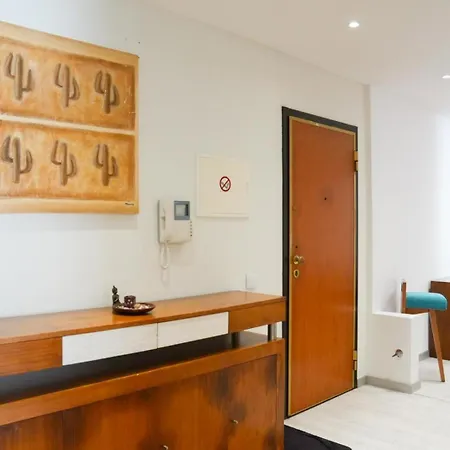 Rua Professora Virgilia Bloco A Porta N 2 1 Esq Apartment *